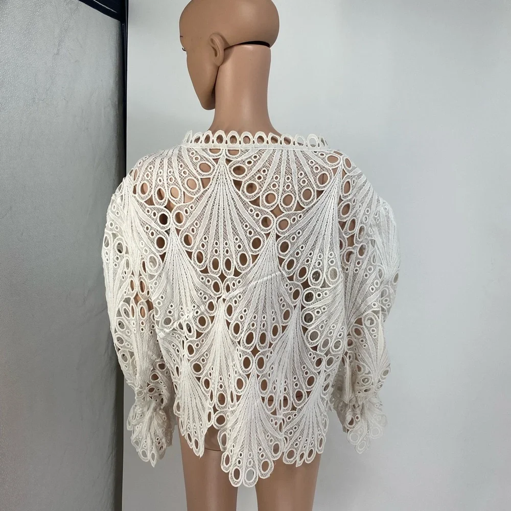 Elegant White Lace Women Top - Picture 3 of 3